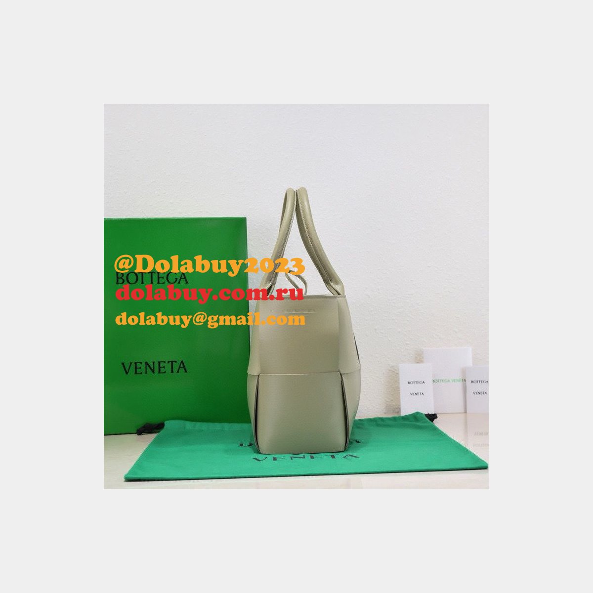 Perfect BOTTEGA VENETA Arco Small Tote Bag 30CM