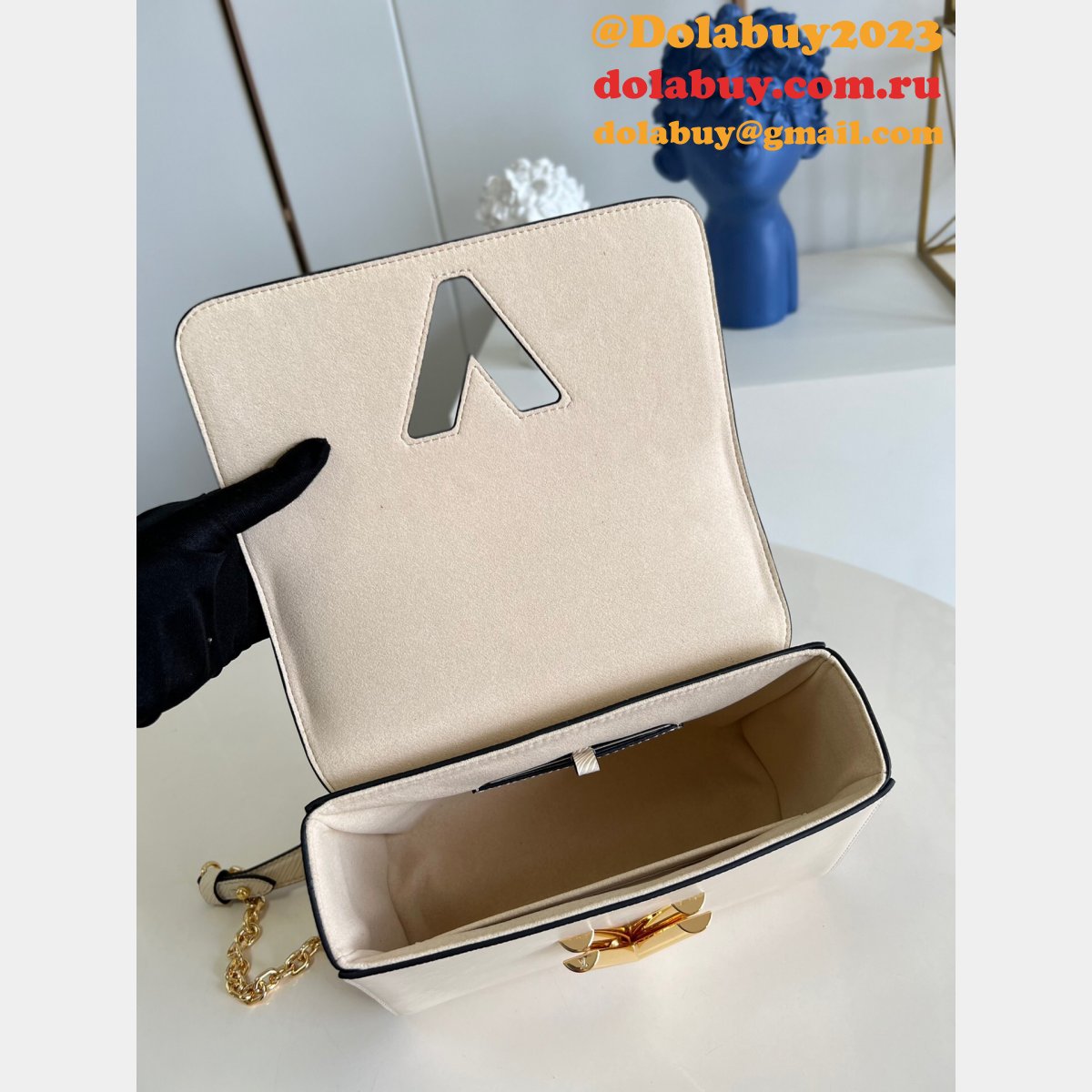 Louis Vuitton Replica M50280 Twist MM Epi Leather High Quality Designer