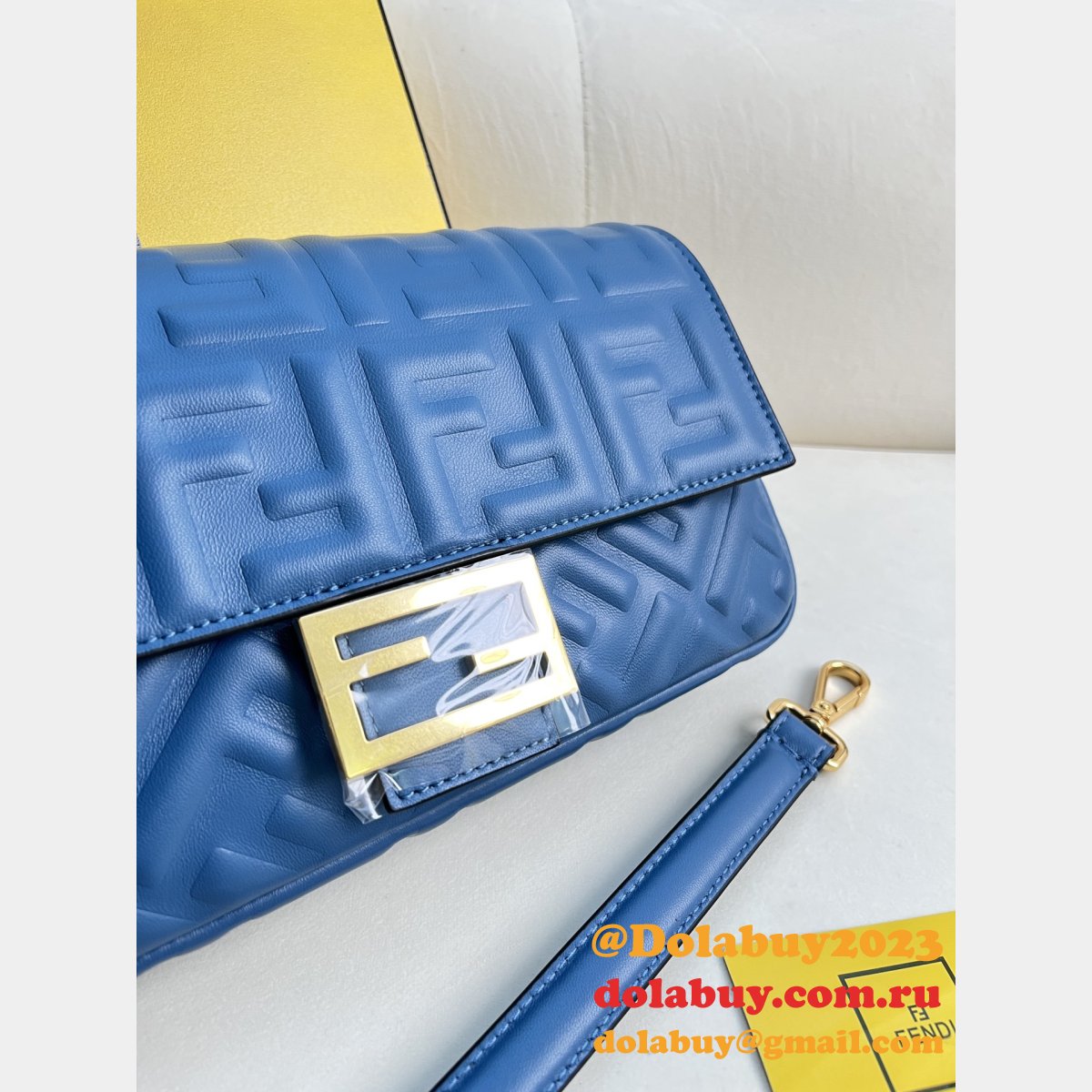 7 star F**di iconic baguette medium bag 211
