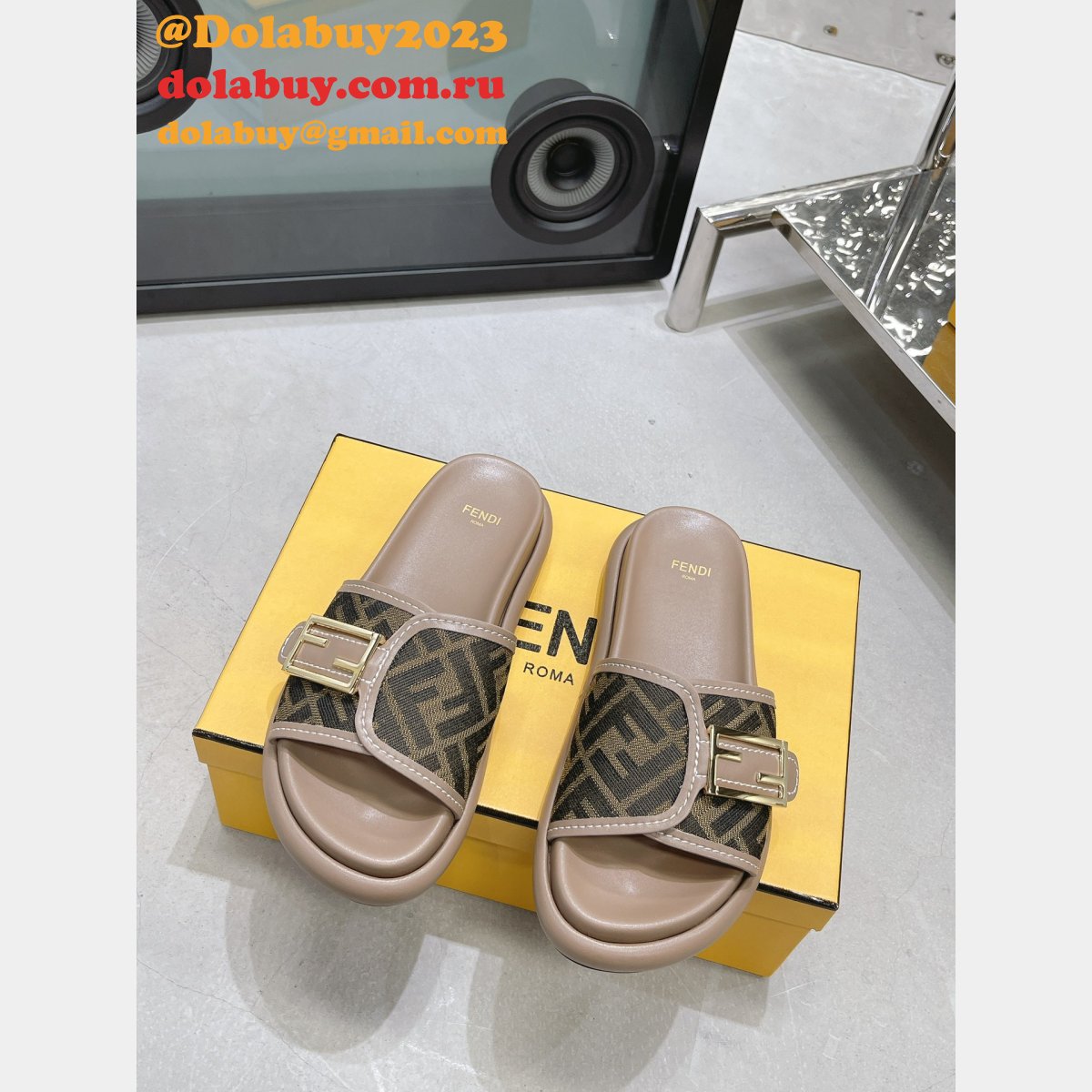 cheap F**di reflections knockoff sandals shoes on sale