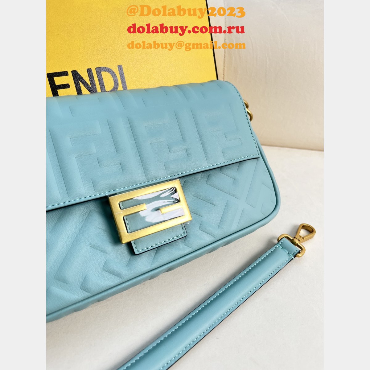 7 star F**di iconic baguette medium bag 211