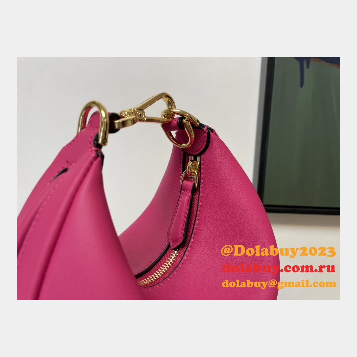 our dolabuy best praphy 56853 designer replica F**di bag