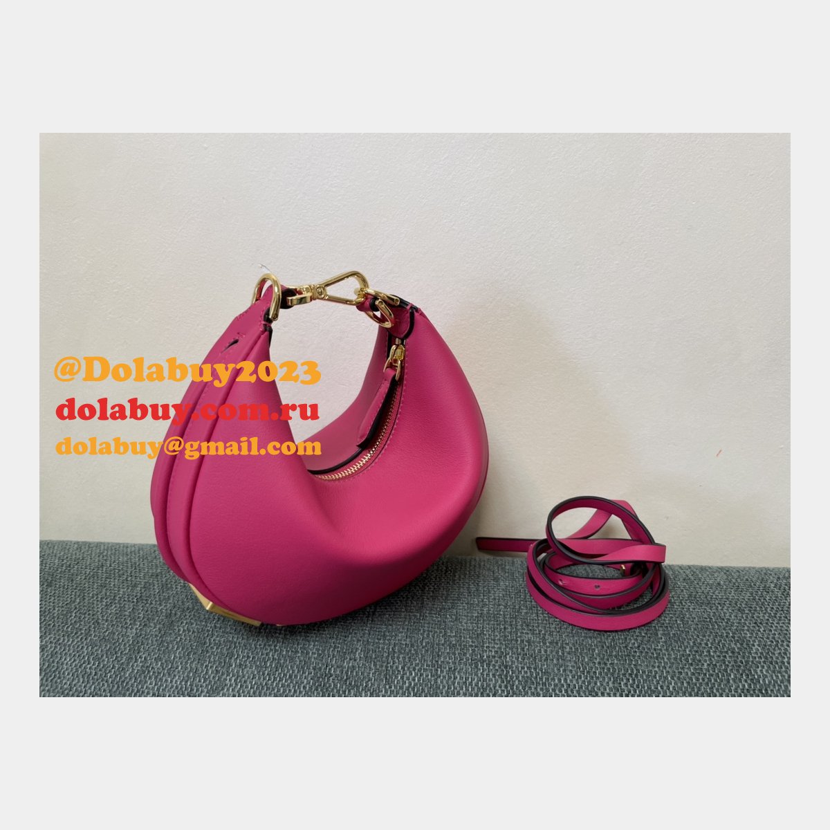our dolabuy best praphy 56853 designer replica F**di bag