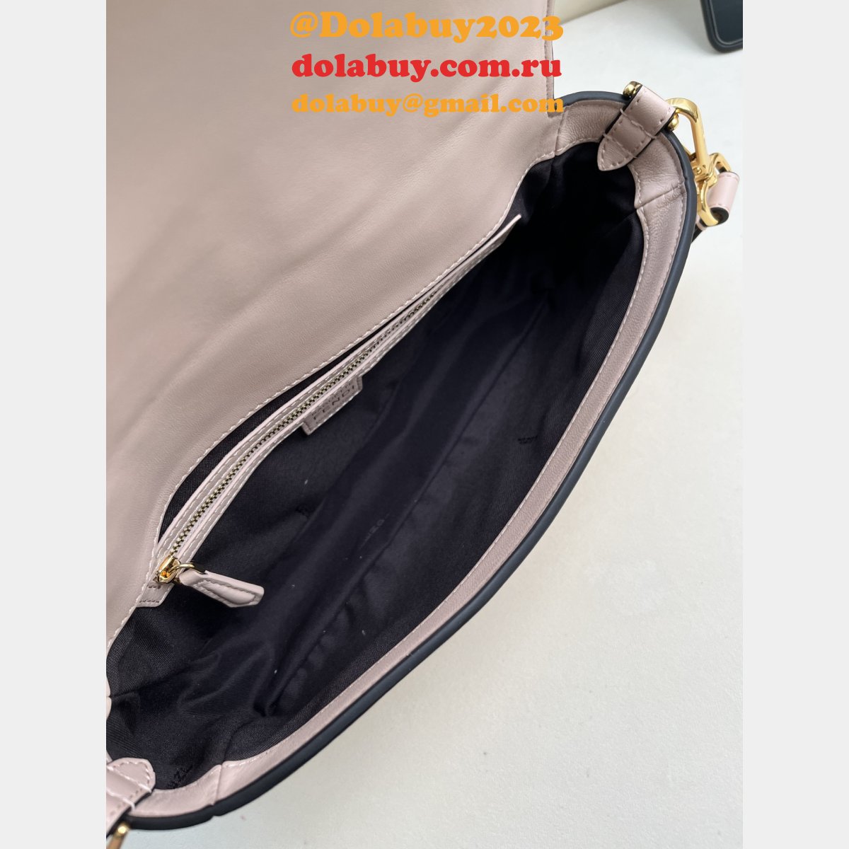 7 star F**di iconic baguette medium bag 211