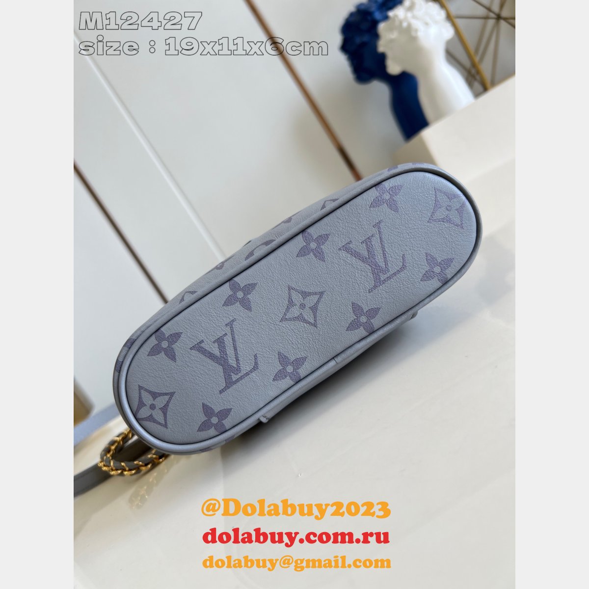 UK Louis Vuitton Replica Vanity Chain Pouch Fashion M12427 Bag