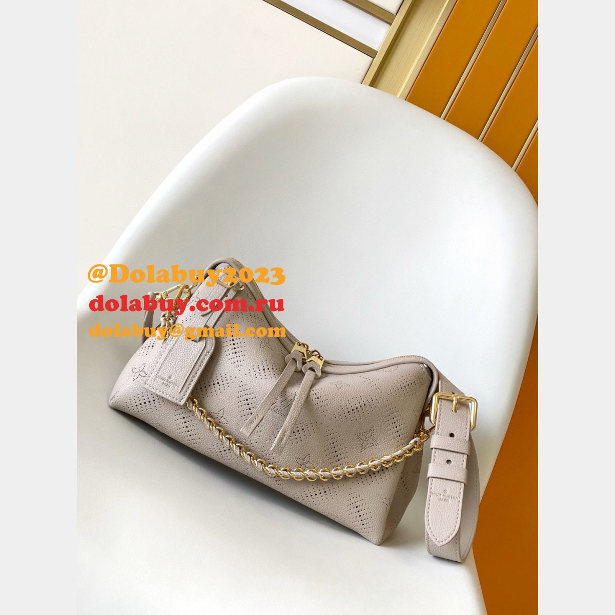 Louis Vuitton Favorite Hand It All PM M13157